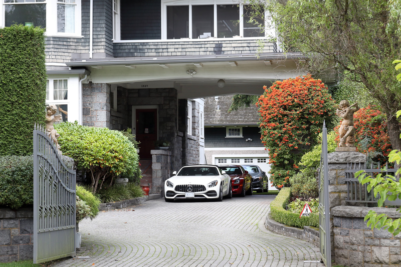 Illustration for article titled Pics from the Curbside: 2018-09-23 to Shaughnessy